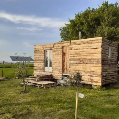 Le Cabanon - vue extérieure - Hébergements insolites - les Écogîtes de la Sablière
